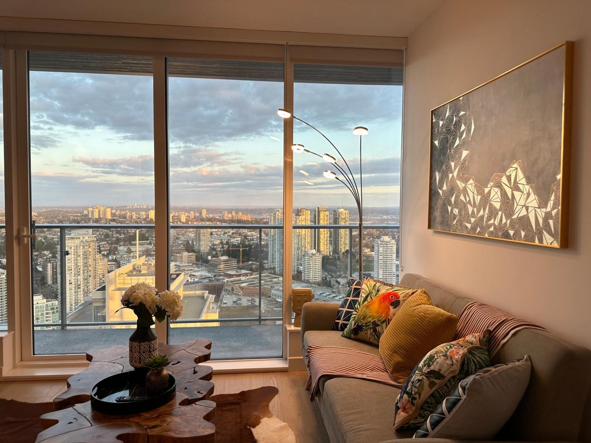 Pacific Sweet Place @metro Apartment